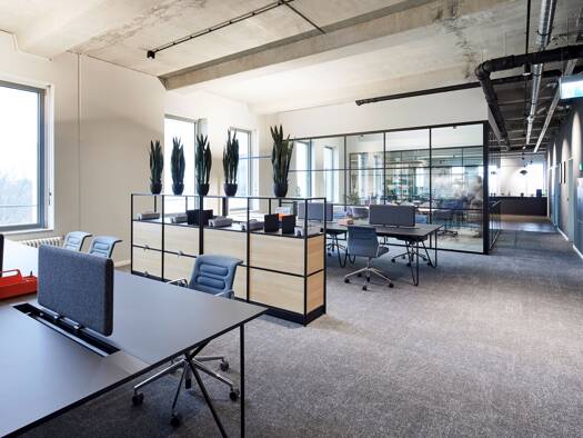 Bürofläche zur Miete provisionsfrei 2.322 m² Bürofläche teilbar ab 993 m² Von-der-Tann Straße 31 Großreuth b Schweinau Nürnberg 90439