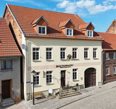Mehrfamilienhaus zum Kauf 350.000 € 13 Zimmer 351,5 m² 774 m² Grundstück Werben Werben 39615