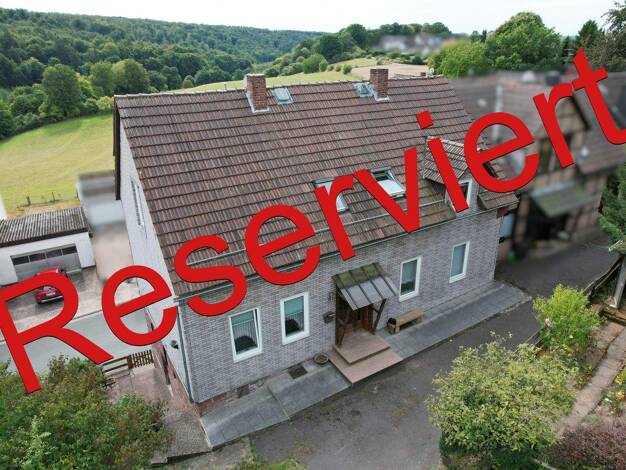 Doppelhaushälfte zum Kauf 74.000 € 7 Zimmer 167 m² 538 m² Grundstück Neuhäuser Straße 7 Derental 37691