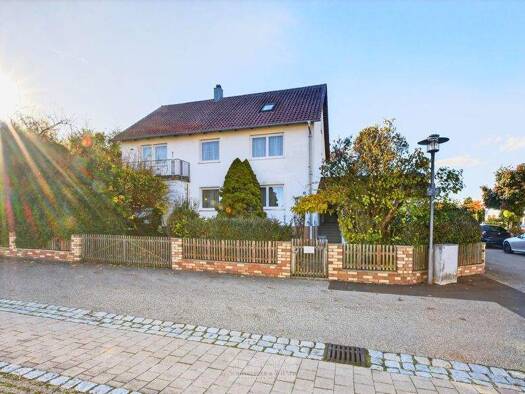 Mehrfamilienhaus zum Kauf 398.000 € 8 Zimmer 165 m² 695 m² Grundstück Scheuer Mintraching / Scheuer 93098