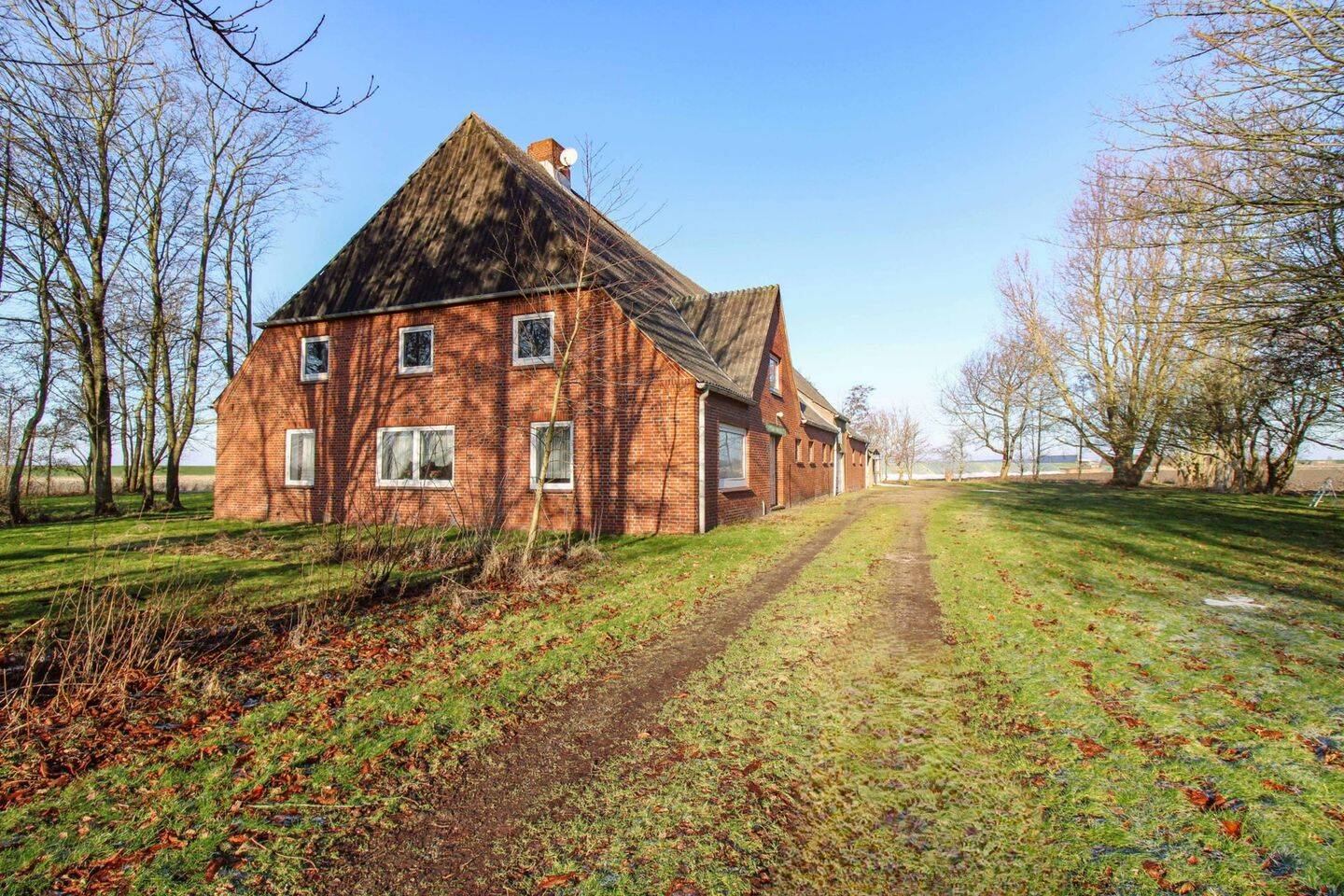 Immobilie in Simonsberg - Renovierungsbedürftiges Bauernhaus mit Nordsee-Blick in Holzständerbauweise - 6WE möglich - Bild 1