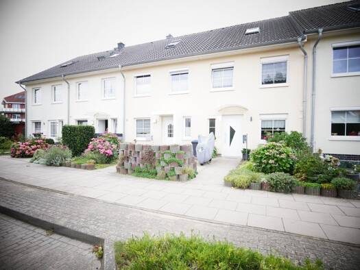 Reihenmittelhaus zum Kauf 298.000 € 4 Zimmer 140 m² 149 m² Grundstück Friedenshof Wismar 23966