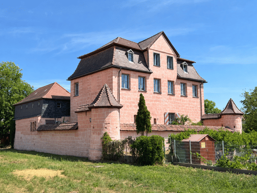 Schloss zum Kauf provisionsfrei 545.000 € 12 Zimmer 362 m² 1.461 m² Grundstück frei ab sofort Hauptstraße 25 Lonnerstadt Lonnerstadt 91475