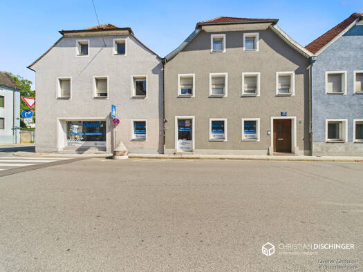 Wohn- und Geschäftshaus zum Kauf als Kapitalanlage geeignet 1.200.000 € 25 Zimmer 677 m² 610 m² Grundstück teilbar ab 677 m² Steinweg Regensburg 93059