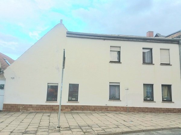 Einfamilienhaus zum Kauf 120.000 € 4 Zimmer ab sofort<br/>Verfügbarkeit Nienburger Str. 121 Calbe Calbe 39240