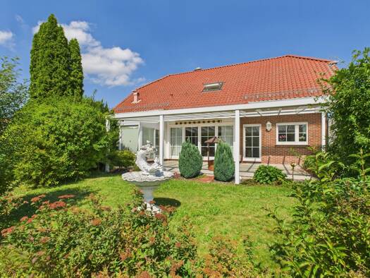 Einfamilienhaus zum Kauf 390.000 € 5 Zimmer 202 m² 1.070 m² Grundstück Schwarzkollm Hoyerswerda 02977