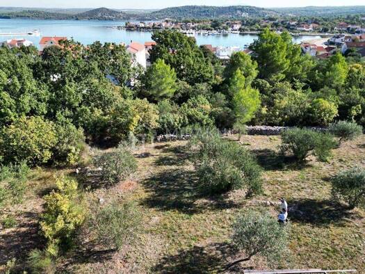 Wohn- und Gewerbegrundstück zum Kauf 143.982 € Bilice, Šibenik - Okolica Bilice 22000