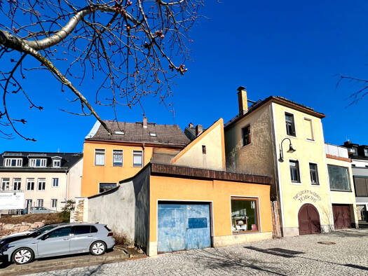 Stadthaus zum Kauf 69.000 € 8 Zimmer 160 m² 180 m² Grundstück Auerbach Auerbach 08209