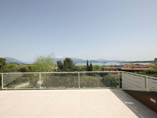 Haus zum Kauf 1.050.000 € 6 Zimmer 290 m² 2.500 m² Grundstück frei ab sofort Via Catullo Manerba del Garda