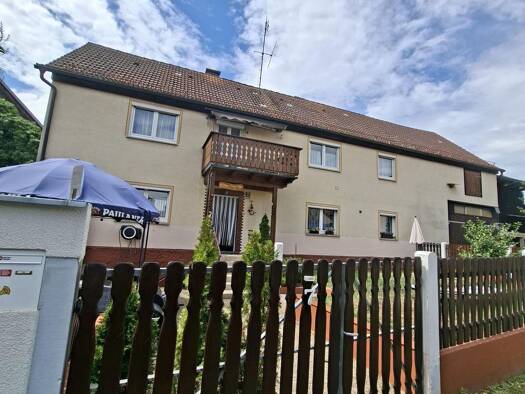 Mehrfamilienhaus zum Kauf 335.000 € 7 Zimmer 216 m² 612 m² Grundstück frei ab sofort Albertshausen Bad Kissingen 97688