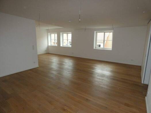 Wohnung zur Miete 855 € 2,5 Zimmer 90 m² Dinkelsbühl 91550