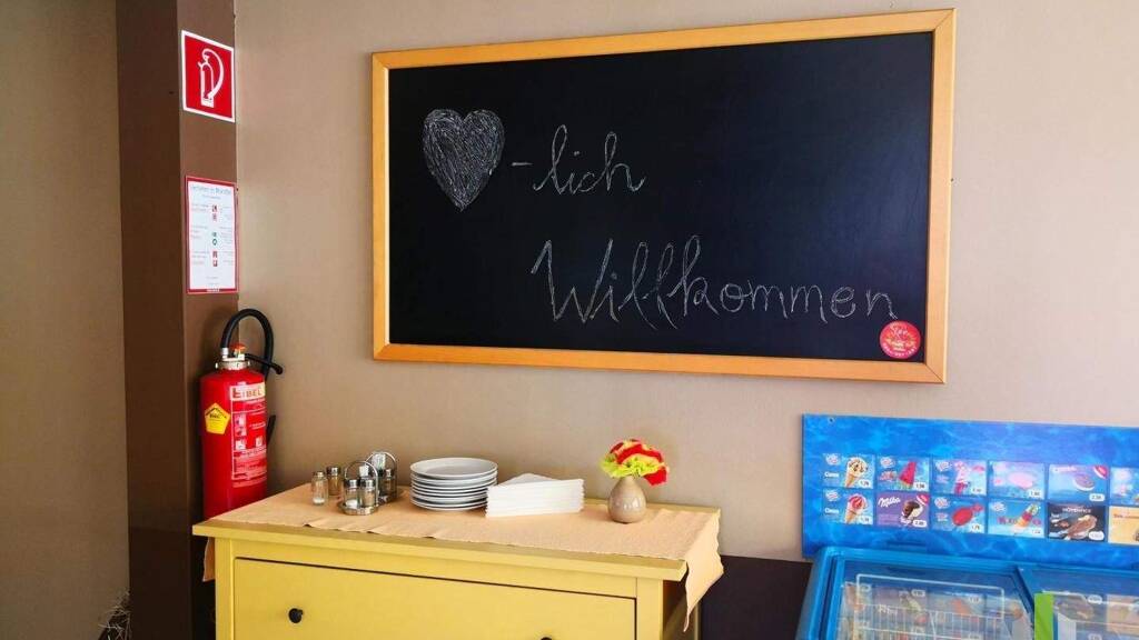 Restaurant zum Kauf 220.000 € 216 m² Gastrofläche 2.380 m² Grundstück Wolfau 7412