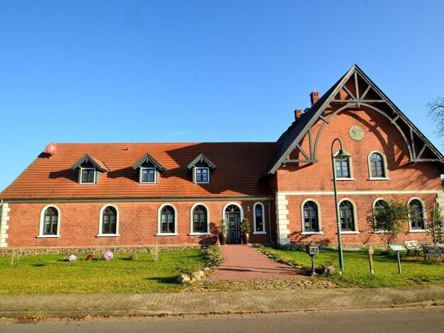 Haus zum Kauf 1.700.000 € 11 Zimmer 780 m² 10.500 m² Grundstück Dobbin Dobbin-Linstow 18292