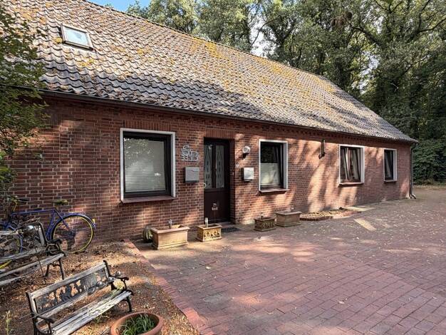 Mehrfamilienhaus zum Kauf 399.000 € 7 Zimmer 210,3 m² 3.219 m² Grundstück Essen Essen (Oldenburg) 49632
