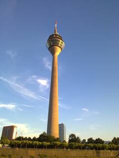 Neuhausen Immobilien und Consulting logo