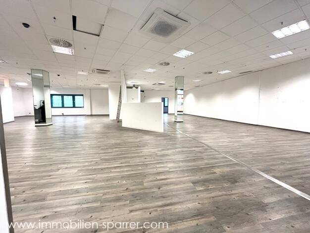 Verkaufsfläche zur Miete 2.115 € 1 Zimmer 282 m² Verkaufsfläche Weiden Weiden in der Oberpfalz 92637