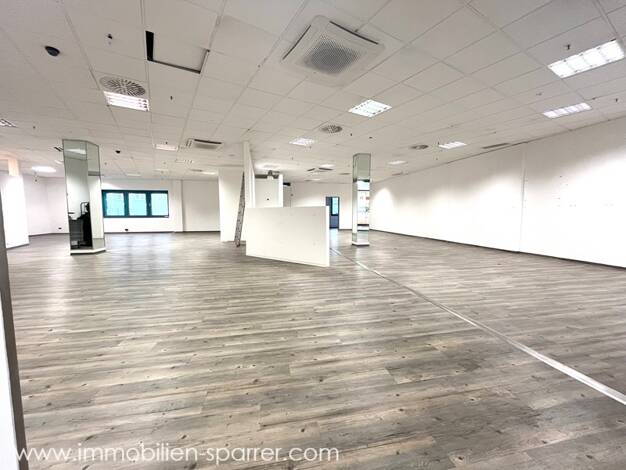 Verkaufsfläche zur Miete 2.115 € 1 Zimmer 282 m² Verkaufsfläche Weiden Weiden in der Oberpfalz 92637