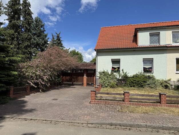 Doppelhaushälfte zum Kauf provisionsfrei 189.000 € 5 Zimmer 127 m² 1.120 m² Grundstück Zienau Gardelegen 39638