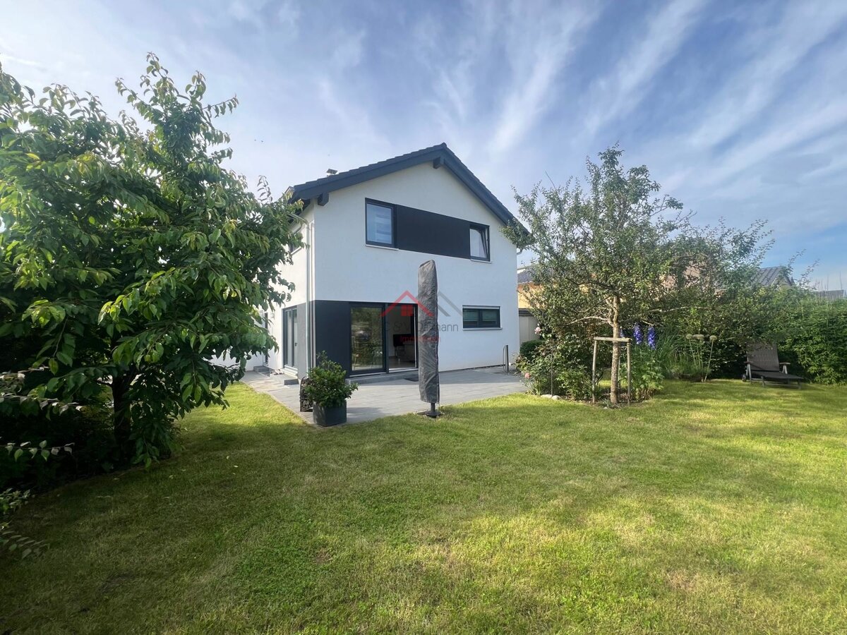 Einfamilienhaus zum Kauf 689.000 € 5,5 Zimmer 142 m²<br/>Wohnfläche 497 m²<br/>Grundstück Tuttlingen Tuttlingen 78532