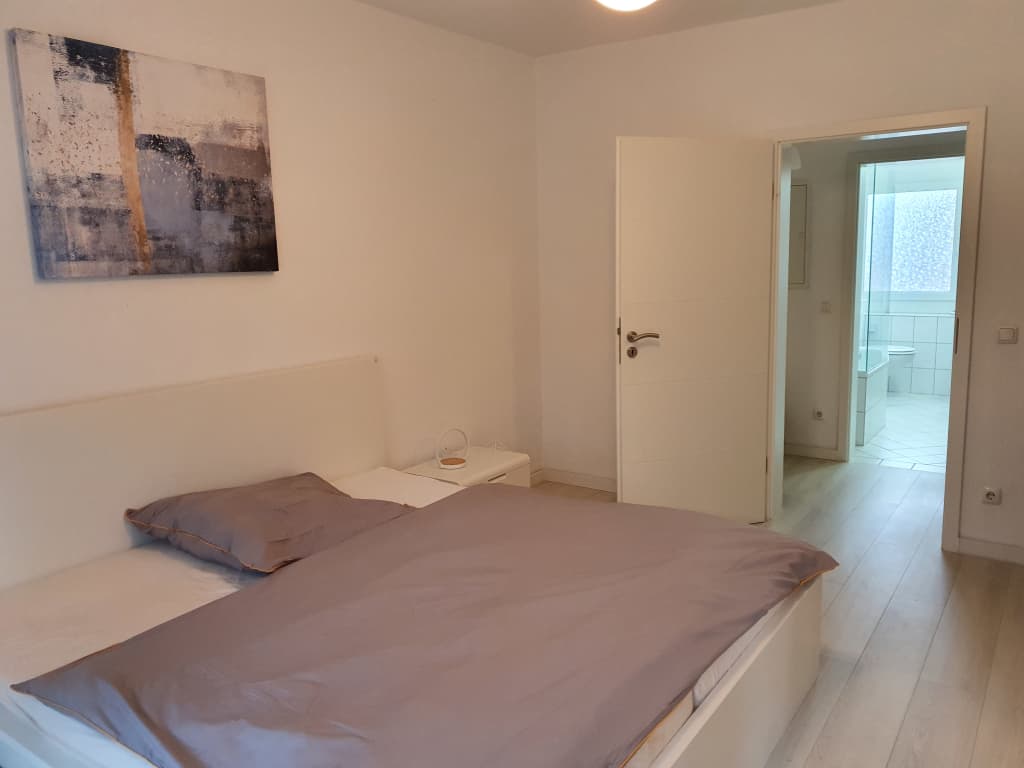 Wohnung zur Miete Wohnen auf Zeit 1.380 € 2 Zimmer 60 m²<br/>Wohnfläche 01.02.2025<br/>Verfügbarkeit Kleiststraße Heißen - Süd Mülheim an der Ruhr 45472