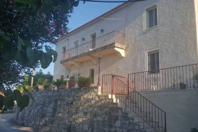 Villa zum Kauf 399.000 € 7 Zimmer 400 m²<br/>Wohnfläche 1.500 m²<br/>Grundstück Chania 73007