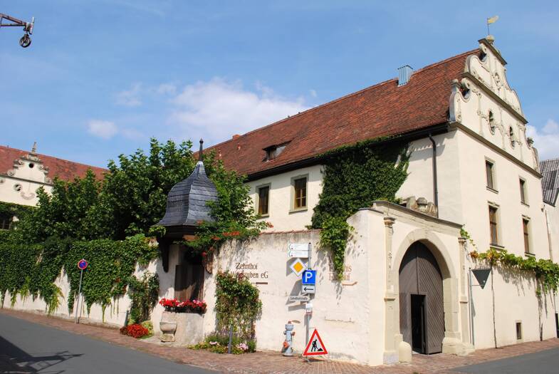 Restaurant zum Kauf 2.400.000 € 1.000 m² Gastrofläche 1.777 m² Grundstück Hauptstraße 2 Nordheim 97334