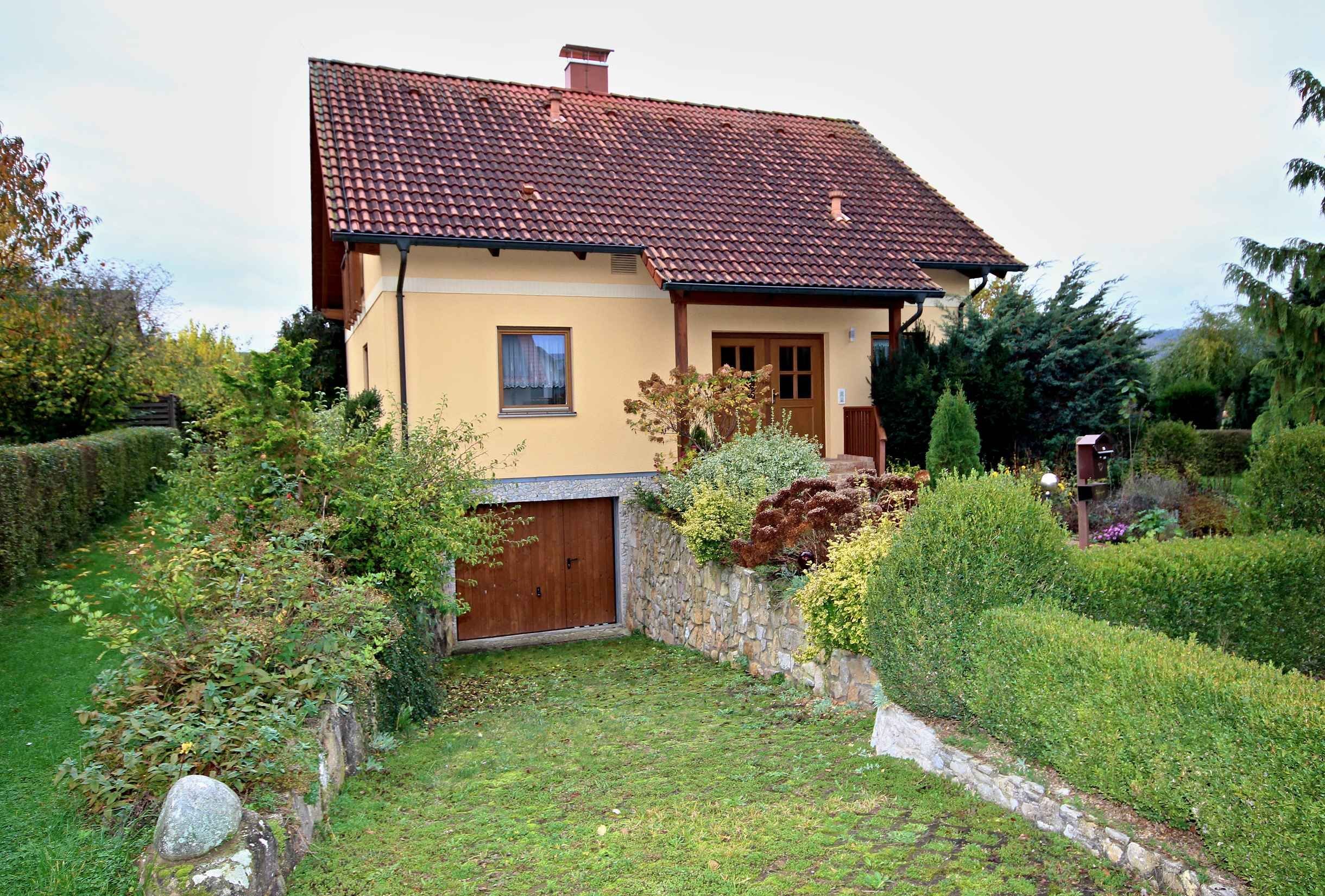 Einfamilienhaus zum Kauf 449.000 € 135,4 m²<br/>Wohnfläche 804 m²<br/>Grundstück ab sofort<br/>Verfügbarkeit Lobeda - Ost Jena 07747