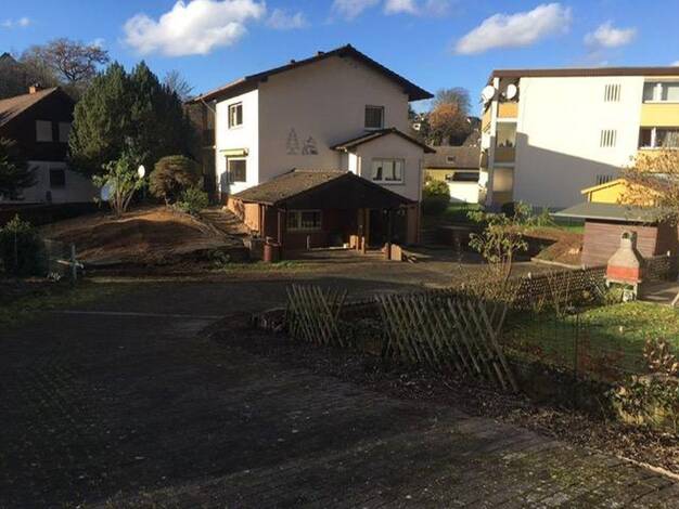 Einfamilienhaus zur Miete 3.900 € 7 Zimmer 240 m² 800 m² Grundstück frei ab 01.02.2027 Eppstein Eppstein 65817