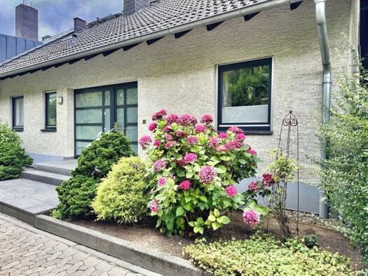 Einfamilienhaus zum Kauf 750.000 € 6 Zimmer 208,3 m² 574 m² Grundstück Eltville 65343
