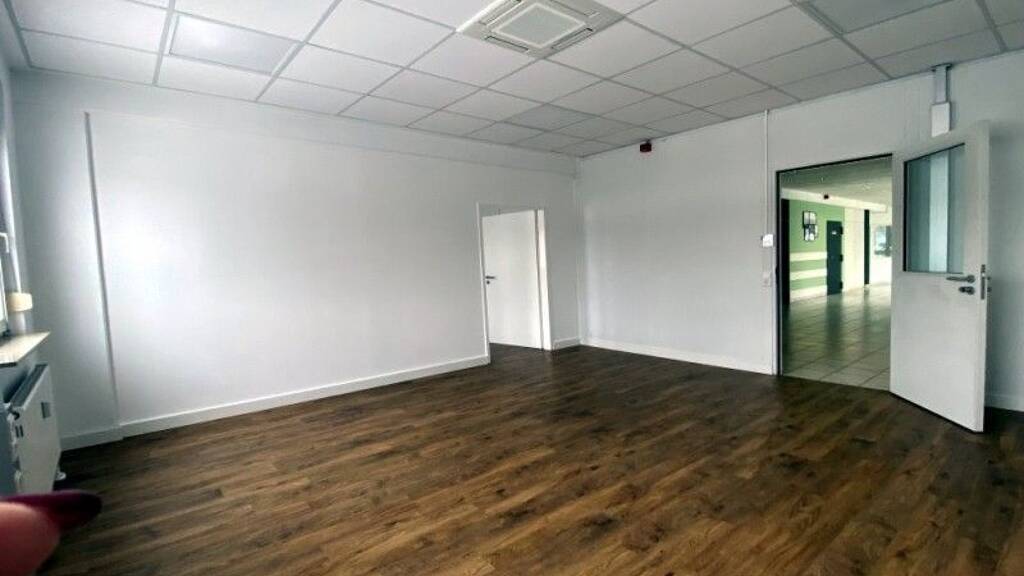 Medizinisches Gebäude zur Miete provisionsfrei 5 € 10 Zimmer 475,8 m² Bürofläche teilbar ab 100 m² Keramag Flörsheim 65439