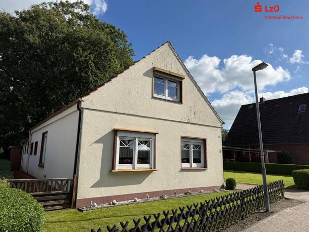Einfamilienhaus zum Kauf 165.000 € 4 Zimmer 86,2 m² 697 m² Grundstück Jever Jever 26441