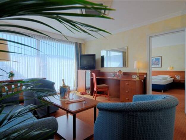 Hotel zum Kauf 10.000.000 € 52 Zimmer 110 Betten Innenstadt Baden-Baden 76530