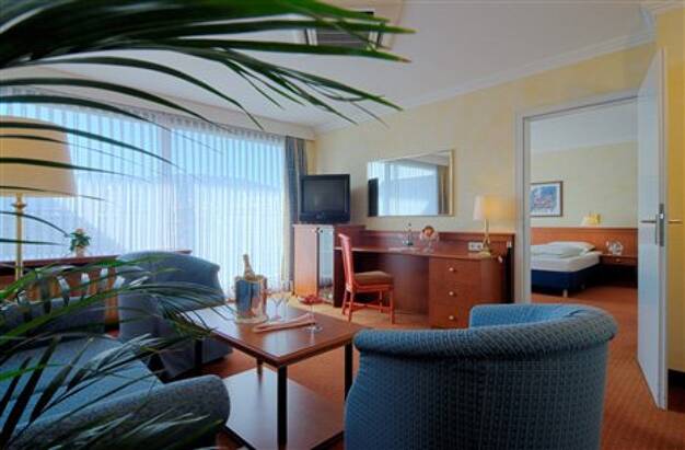 Hotel zum Kauf 10.000.000 € 52 Zimmer Innenstadt Baden-Baden 76530