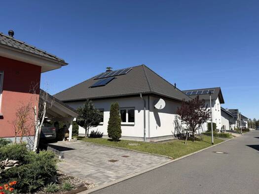 Haus zum Kauf 495.000 € 4 Zimmer 127 m² 582 m² Grundstück Arnstadt Arnstadt 99310