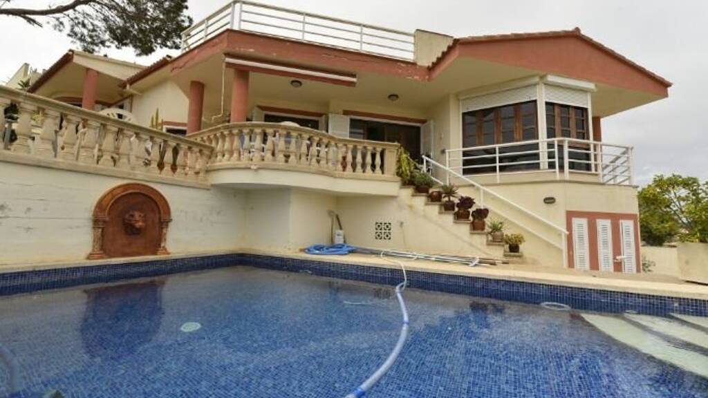 Haus zum Kauf 1.400.000 € 7 Zimmer 279 m² 676 m² Grundstück Cala Mandia