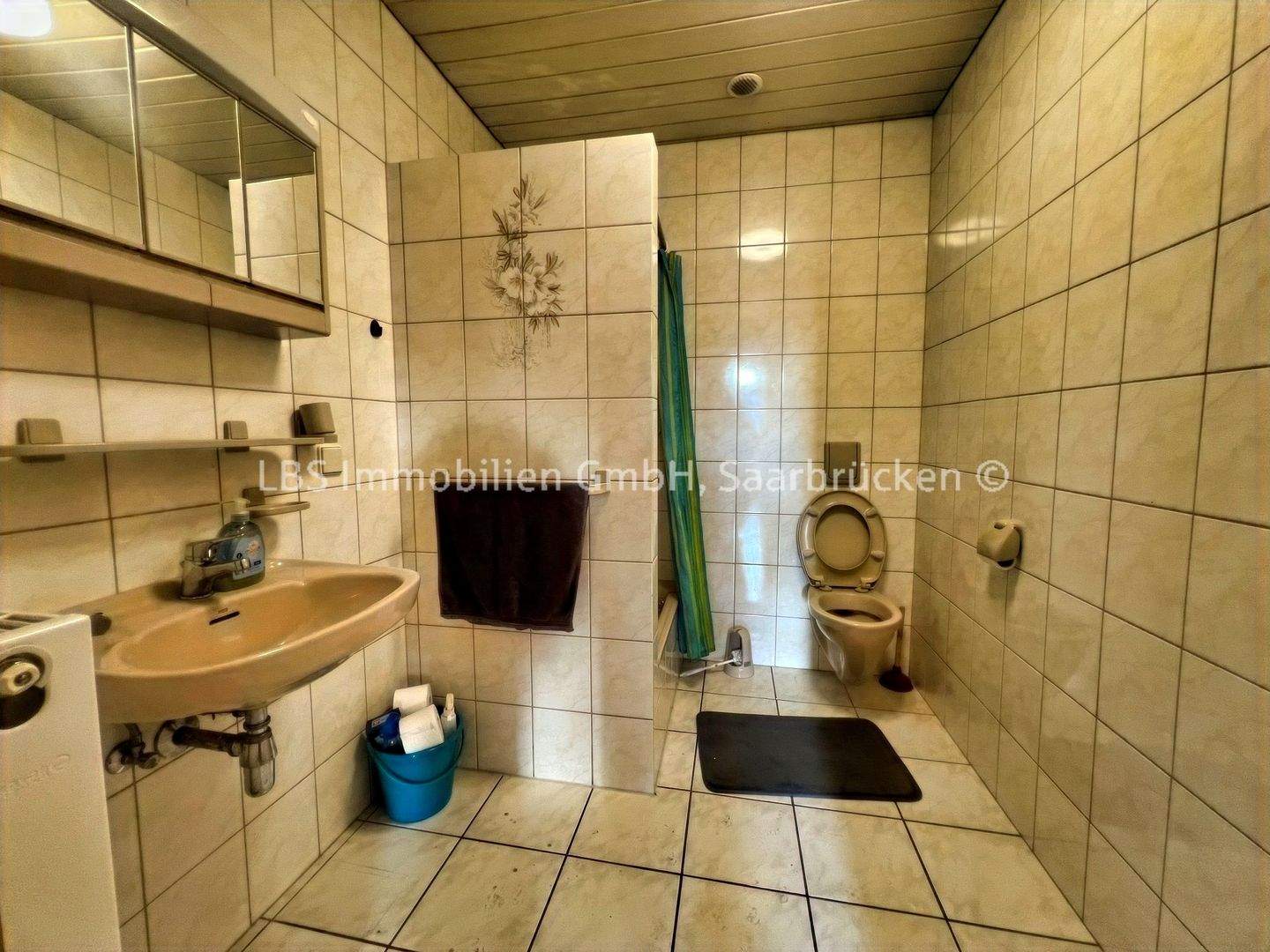 Immobilie in Schiffweiler - Gepflegtes 3- Familienhaus mit großem Grundstück auch ideal als Kapitalanlage - Bild 3