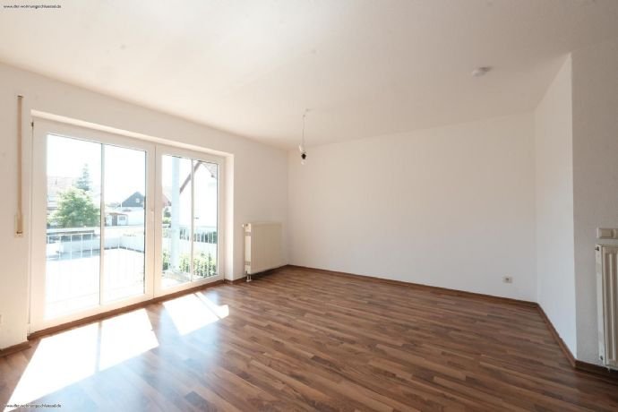 Wohnung zur Miete 240 € 1 Zimmer 33,5 m²<br/>Wohnfläche 1.<br/>Geschoss Burkhardtsdorf Burkhardtsdorf 09235