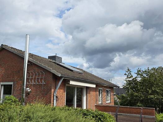 Bungalow zum Kauf provisionsfrei 299.000 € 3 Zimmer 81,3 m² 672 m² Grundstück frei ab 01.01.2027 Lüneburg 21339