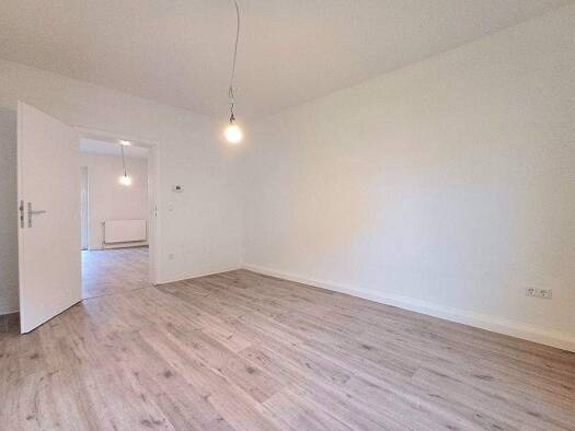 Wohnung zur Miete 549 € 2 Zimmer 46,3 m² frei ab sofort Kösliner Str. 17 Innenstadt Minden 32427