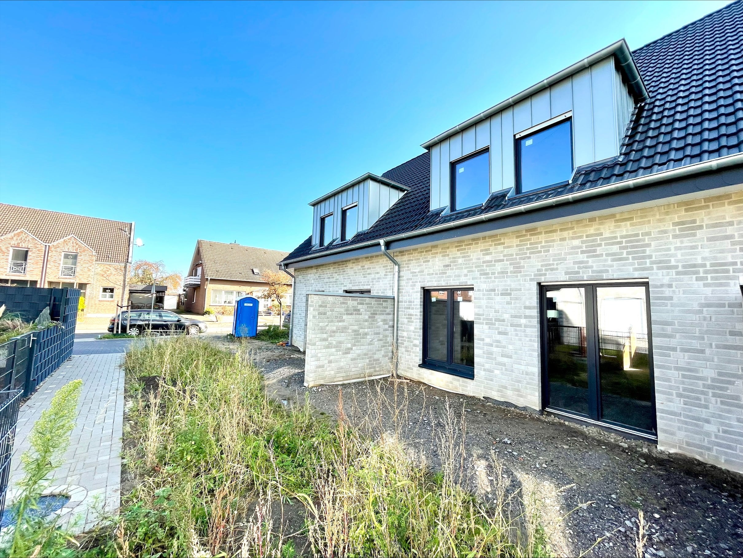 Reihenmittelhaus zum Kauf 289.000 € 5 Zimmer 128 m²<br/>Wohnfläche 144,3 m²<br/>Grundstück 01.04.2025<br/>Verfügbarkeit Büderich Wesel 46487