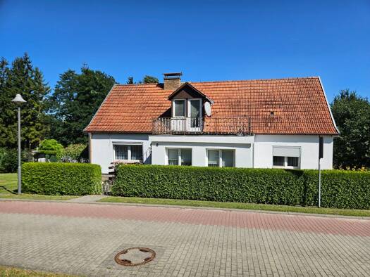 Einfamilienhaus zum Kauf 145.000 € 6 Zimmer 125 m² 1.172 m² Grundstück Poseritz Poseritz 18574