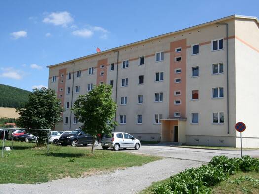 Wohnung zur Miete 476 € 4 Zimmer 86,6 m² 2. Geschoss Kapellenstraße 20 b Obermaßfeld-Grimmenthal 98617