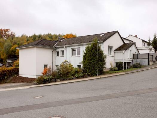 Mehrfamilienhaus zum Kauf 419.000 € 9 Zimmer 349 m² 940 m² Grundstück frei ab sofort Waldstraße 35 Lüdenscheid 58509