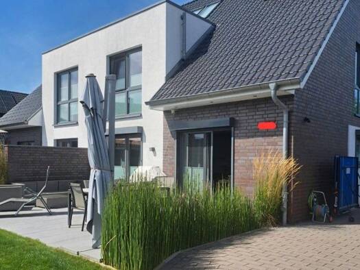 Doppelhaushälfte zum Kauf provisionsfrei 949.000 € 7 Zimmer 154 m² 394 m² Grundstück Kummerfeld 25495