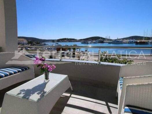 Haus zum Kauf 1.300.000 € 8 Zimmer 310 m² Rogoznica Šibenik