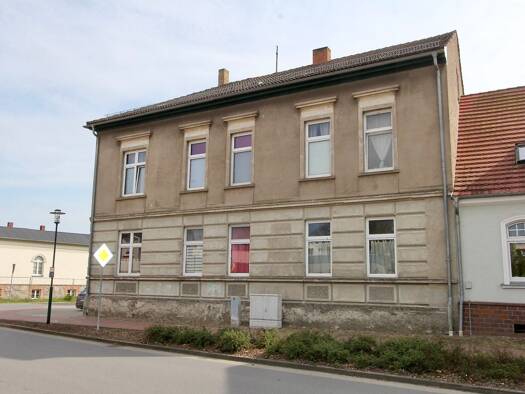 Mehrfamilienhaus zum Kauf 250.000 € 10 Zimmer 214 m² 870 m² Grundstück Altentreptow 17087
