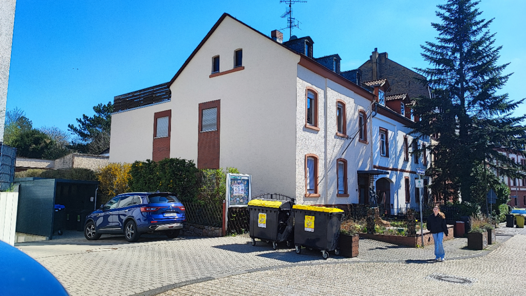 Haus zum Kauf 695.000 € 8 Zimmer 234 m² 923 m² Grundstück Biebrich Wiesbaden 65203