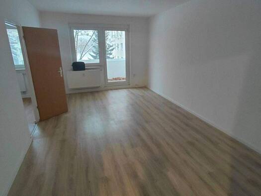 Wohnung zur Miete 425 € 3 Zimmer 68 m² 1. Geschoss frei ab sofort Neue Platekaer Str 2 Borna 04552