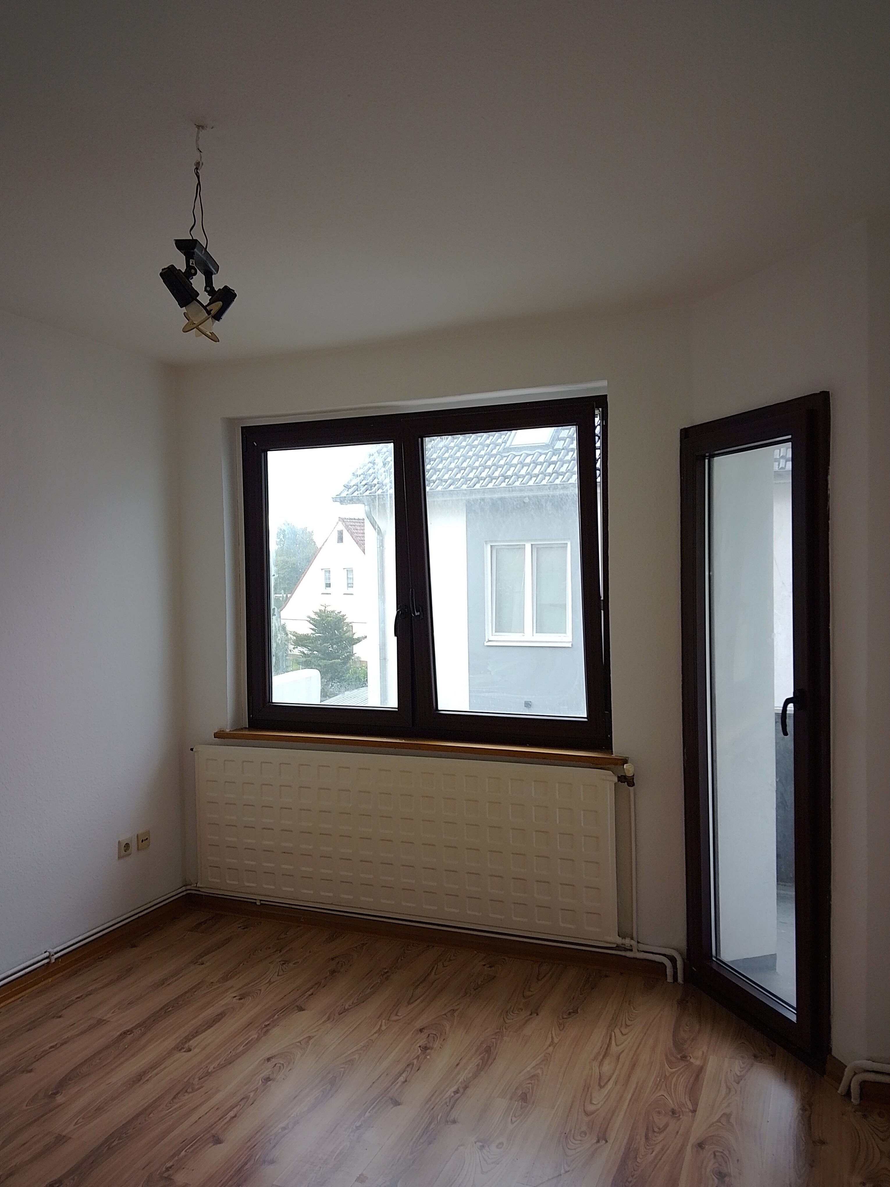 Wohnung zur Miete 325 € 2 Zimmer 43 m²<br/>Wohnfläche 1.<br/>Geschoss ab sofort<br/>Verfügbarkeit Lindenallee 66 Jedutenberg Bremerhaven 27572