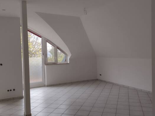 Wohnung zur Miete 750 € 2 Zimmer 77,4 m² Geschoss 3/4 frei ab 01.05.2026 Bad Segeberg 23795